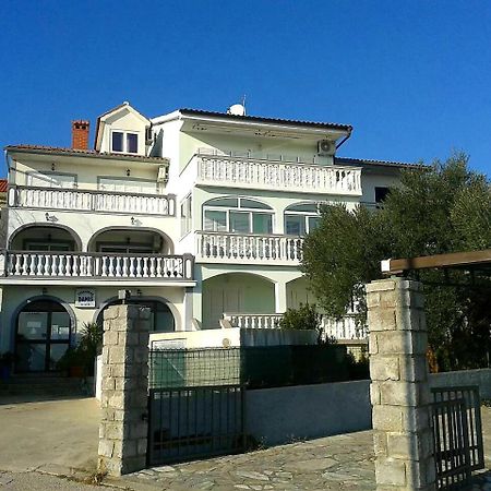 Apartmani Djurda Крк Екстер'єр фото
