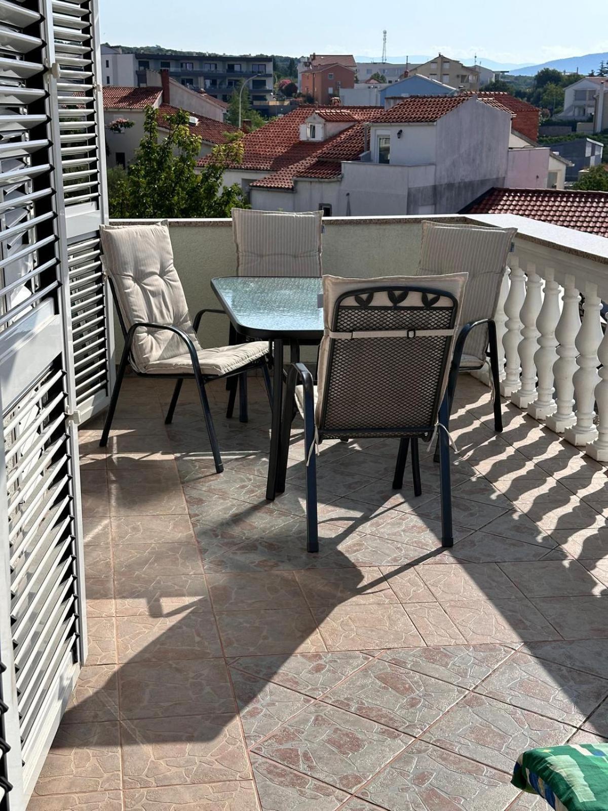 Apartmani Djurda Крк Екстер'єр фото